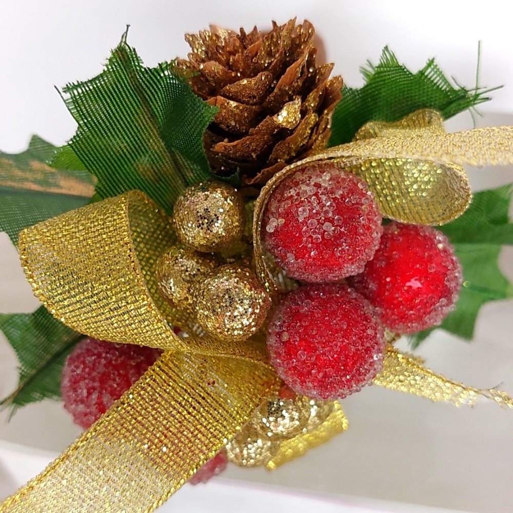 Berry Pine Napkin Rings - Picture 3 of 3